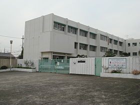 ふぁみーゆ寝屋川セントラルパークＢ棟(寝屋川市立明和小学校)