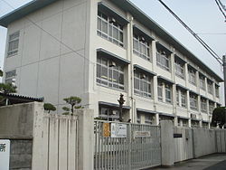ふぁみーゆ寝屋川セントラルパークＢ棟(寝屋川市立第四中学校)