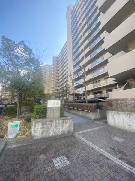 オークヒルズ香里四番館