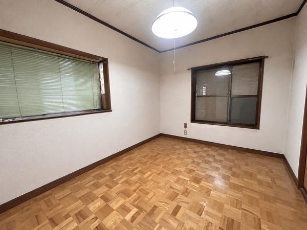寝屋川市成田西町の中古一戸建て