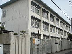 寝屋川東ファミリータウン西2番館(寝屋川市立第四中学校)