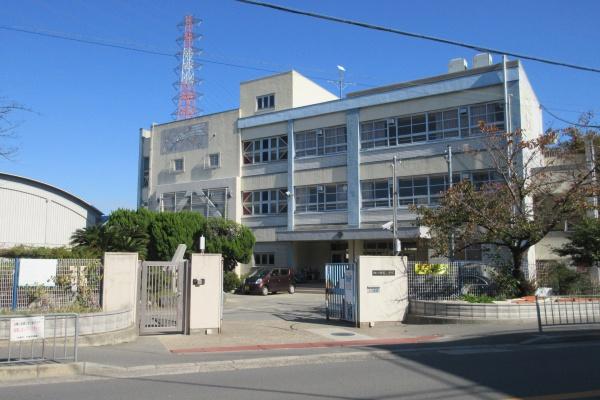 門真市島頭３丁目の土地(門真市立四宮小学校)