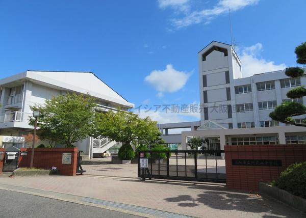 高槻塚原台ハイツ11号棟(高槻市立阿武山中学校)