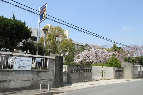 茨木郡山B住宅A-15棟(茨木市立豊川中学校)