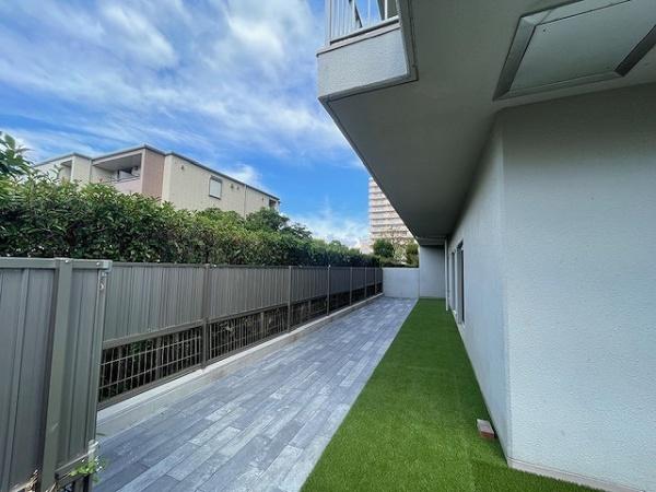 ルネ旭公園(庭)