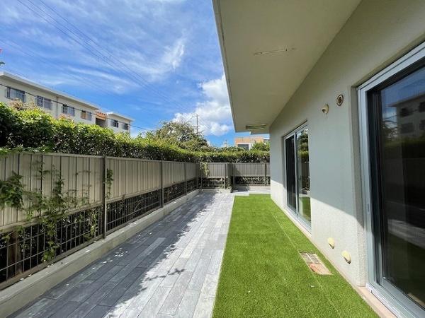 ルネ旭公園(庭)