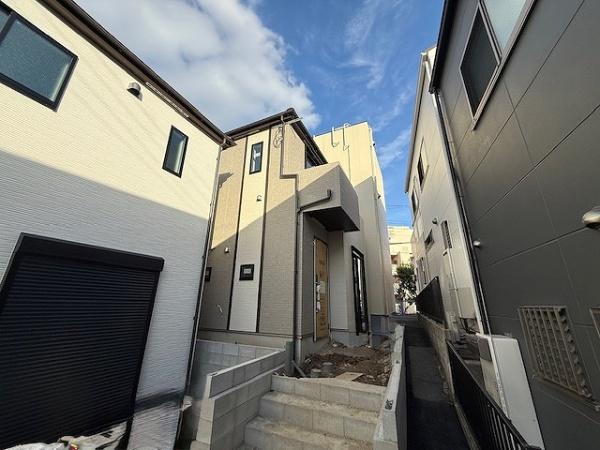 大阪市鶴見区中茶屋1丁目　B号棟
