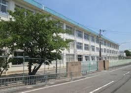 川西市鴬台１丁目の土地(川西市立明峰小学校)