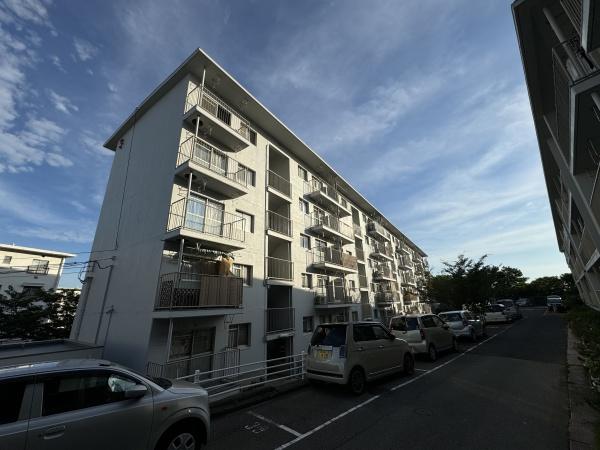 上高丸厚生年金住宅3号棟