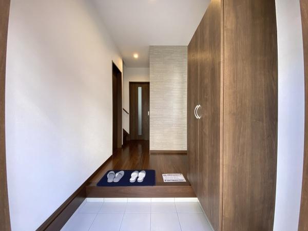 神戸市須磨区禅昌寺町1丁目の中古一戸建て(玄関)