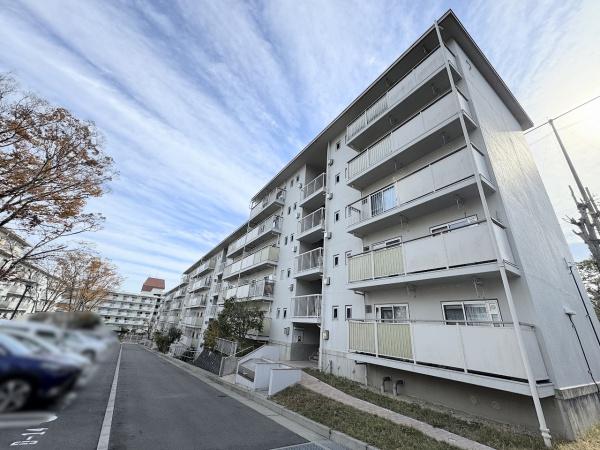 宝塚西山住宅2号棟