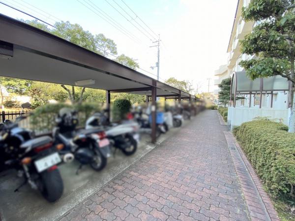 研究学園6団地530号棟