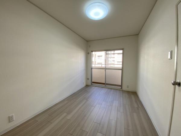 研究学園5団地523号棟