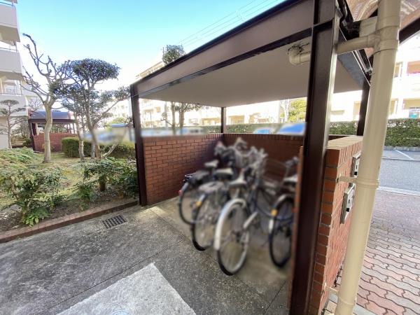 研究学園5団地523号棟