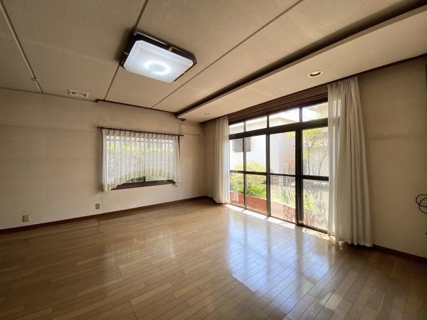 垂水区歌敷山3丁目　中古戸建