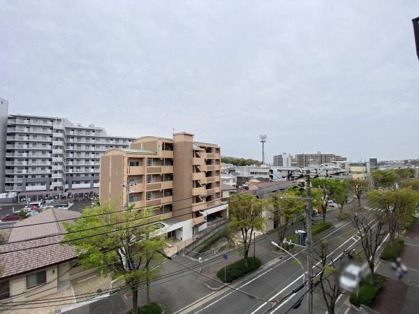 コモン舞子3