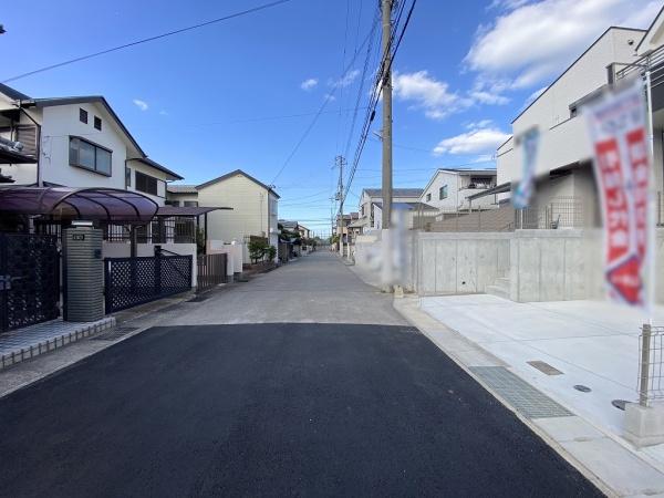 垂水区桃山台3丁目 新築戸建1号棟(前面道路含む現地写真)