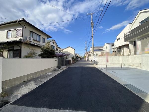垂水区桃山台3丁目 新築戸建2号棟(前面道路含む現地写真)