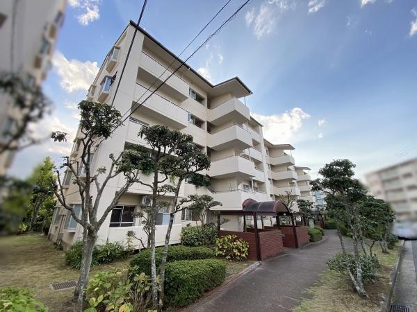 研究学園5団地525号棟