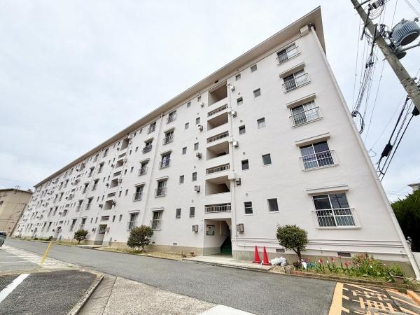 神陵台厚生年金住宅5号棟