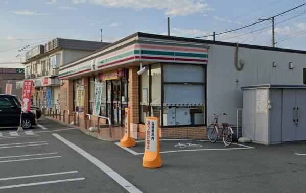 鳩里団地壱号棟(セブンイレブン加古川備後蔵西店)