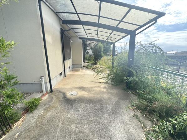 加古郡稲美町国岡1丁目の中古一戸建て(駐車場)