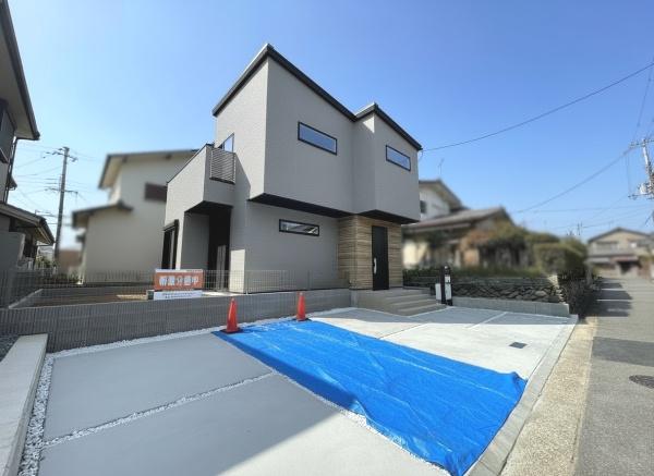 加古川市野口町北野の新築一戸建(駐車場)