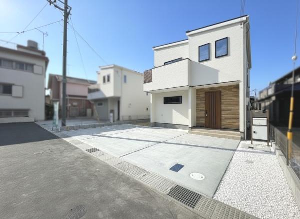 加古川市平岡町二俣の新築一戸建(前面道路含む現地写真)