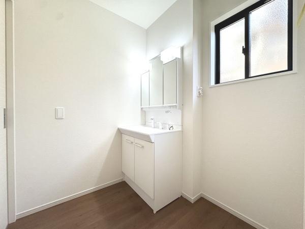 加古郡稲美町六分一の新築一戸建