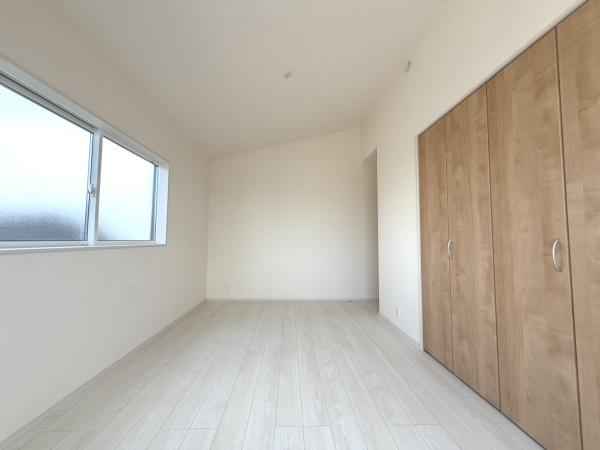 加古川市野口町坂元2号棟　新築戸建