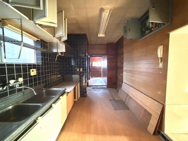 明石市魚住町西岡　店舗兼住宅