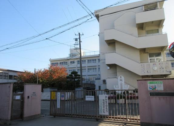 大東市三箇３丁目の中古一戸建て(大東市立三箇小学校)