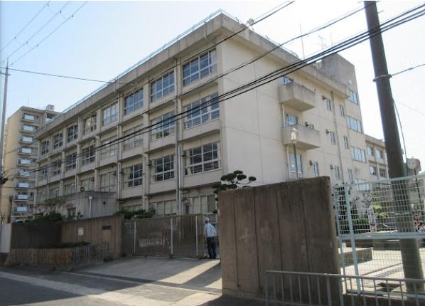 大東市灰塚６丁目の土地(大東市立大東中学校)