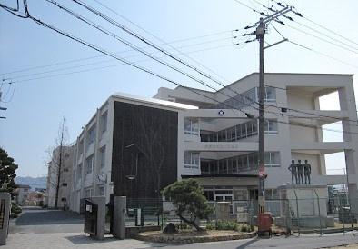大東市大東町の新築一戸建(大東市立南郷中学校)