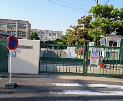 東大阪市六万寺町1丁目の中古一戸建て(東大阪市立義務教育学校くすは縄手南校六万寺校舎)