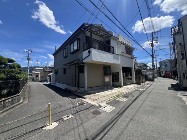 大東市三箇６丁目の中古一戸建て