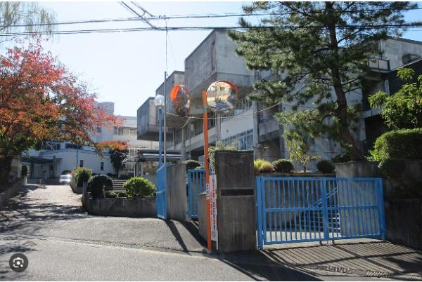 四條畷市岡山東5丁目の土地(四條畷市立忍ケ丘小学校)