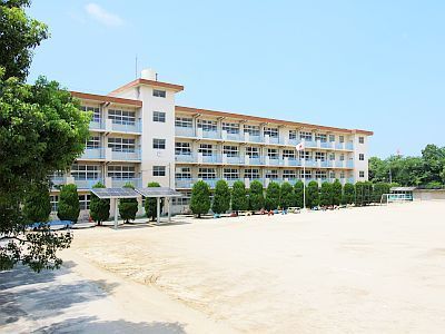 メゾンモンブラン鷹の巣(北九州市立萩原小学校)