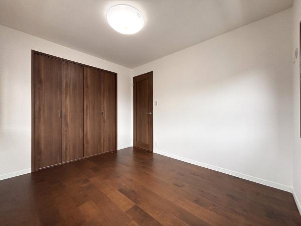 エメラルドマンション二島(洋室)