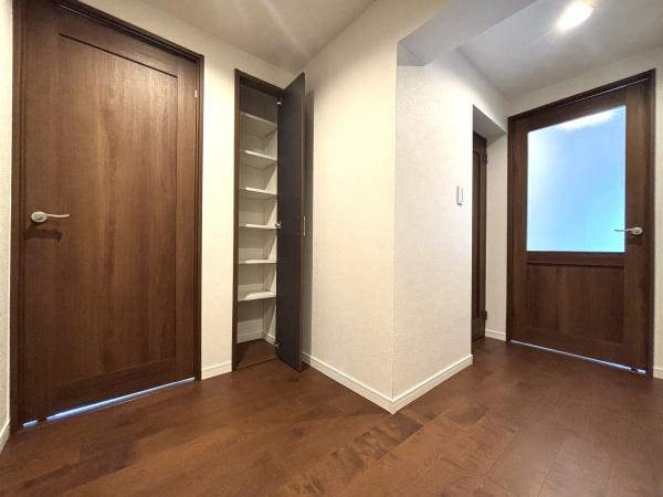 エメラルドマンション二島(玄関)