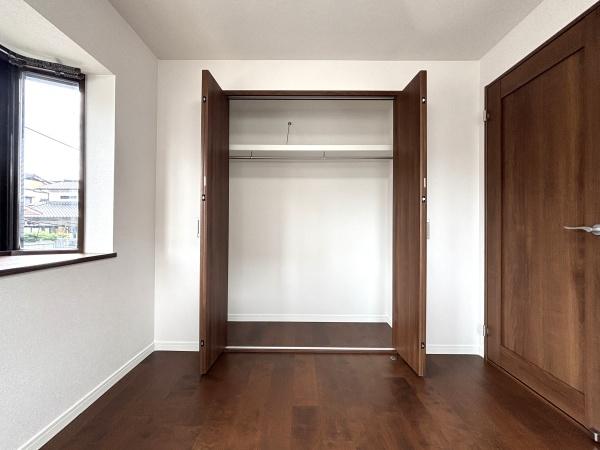 エメラルドマンション二島(収納)