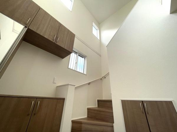 中間市大字垣生 新築戸建(1号棟)(玄関)