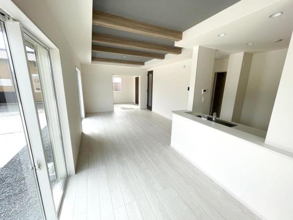 中間市大字垣生 新築戸建(2号棟)(リビング)