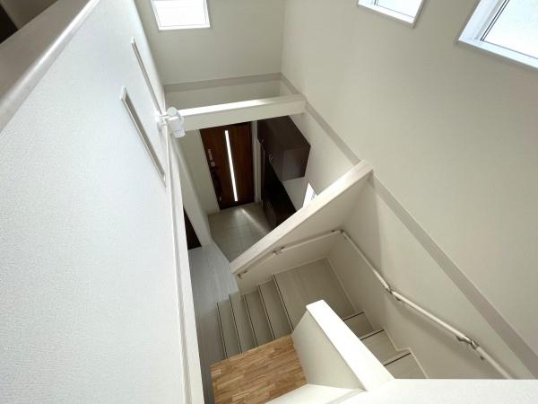 中間市大字垣生 新築戸建(2号棟)(玄関)