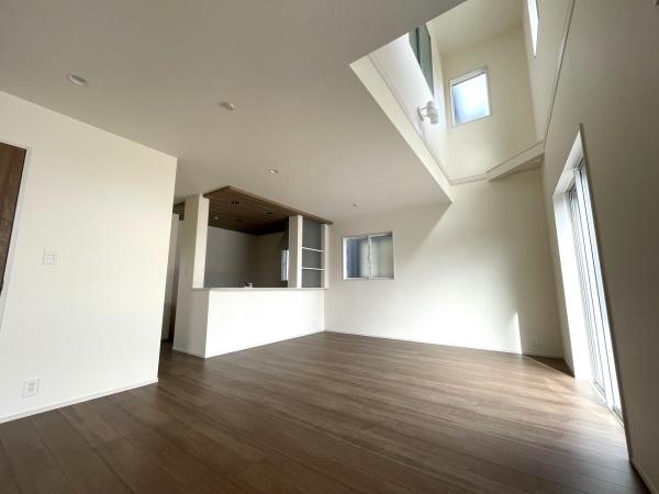 中間市大字垣生 新築戸建(4号棟)(リビング)