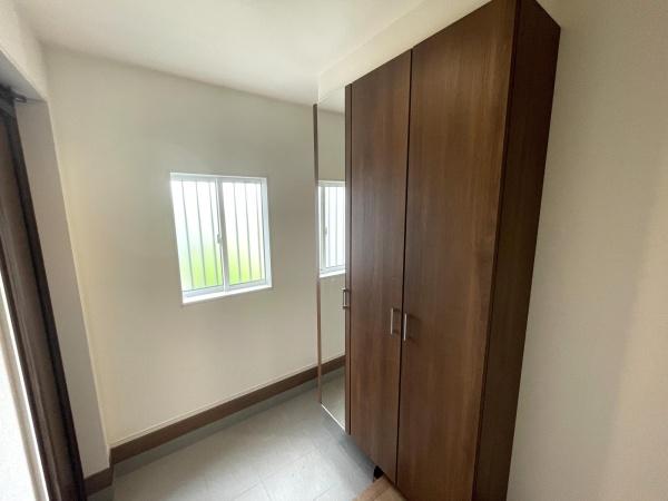 中間市大字垣生 新築戸建(4号棟)(玄関)