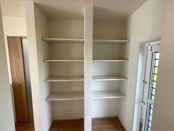 中間市大字垣生 新築戸建(5号棟)(収納)