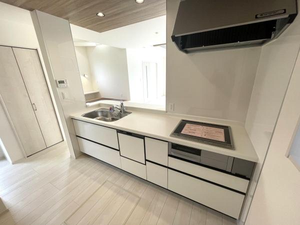 中間市大字垣生 新築戸建(6号棟)(キッチン)