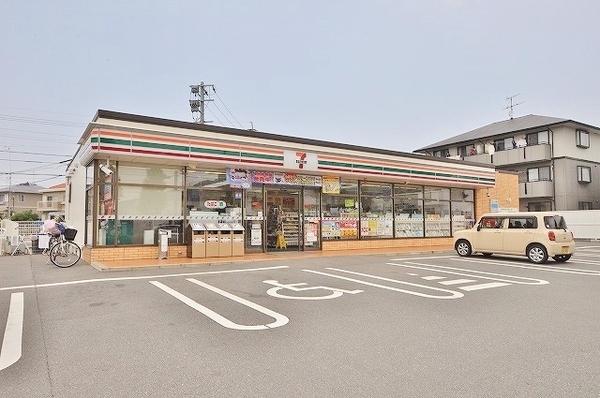 リヴィエール二島2(セブンイレブン若松鴨生田店)