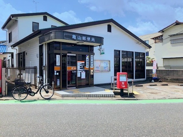 コアマンションルネス空港東(亀山郵便局)